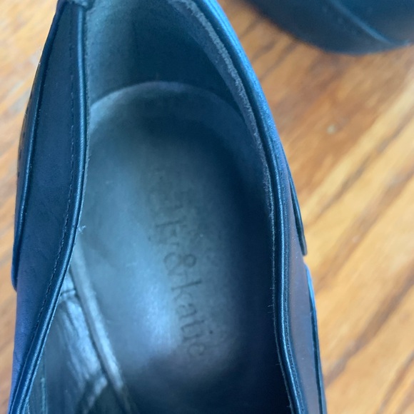 Kelly and Katie Size 8.5 black booties - Picture 4 of 5